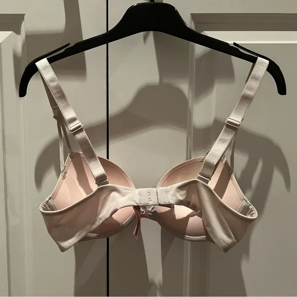 Victoria’s Secret Very Sexy Push-up Bra - Picture 2 of 4